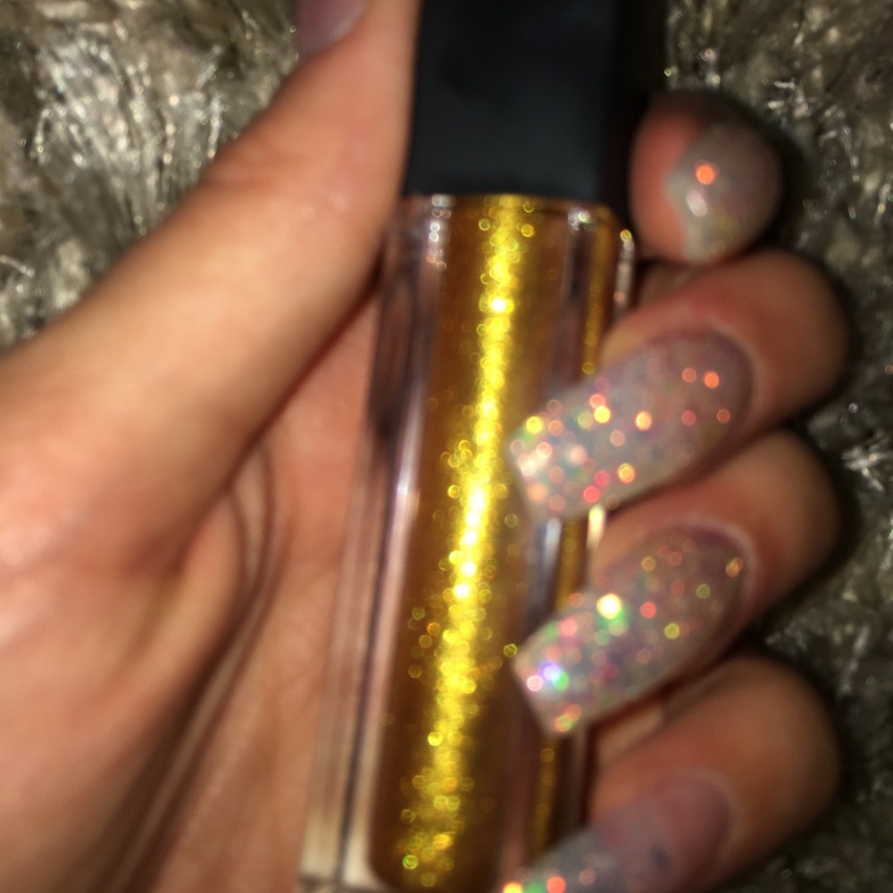 Lip gloss